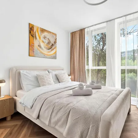 아파트 Bright Family For 6 - Ac & Private Parking 브라티슬라바