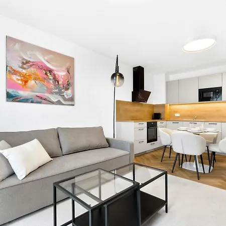 Bright Family For 6 - Ac & Private Parking 아파트