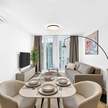 아파트 Bright Family For 6 - Ac & Private Parking *